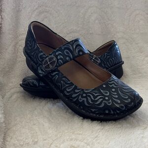 Alegria Black and Gray Patterned Paloma Flats w/ Mary Jane style strap